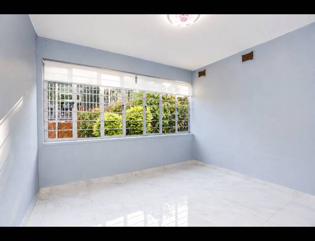 2.5 BEDROOM APARTMENT FOR SALE IN ESSENWOOD